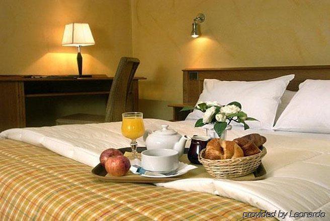 Ibis Styles Paris La Defense Courbevoie Hotel Стая снимка